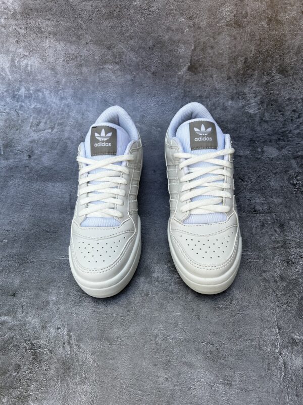 Adidas Forum blancas