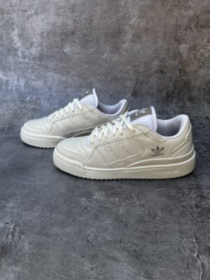 Adidas Forum blancas
