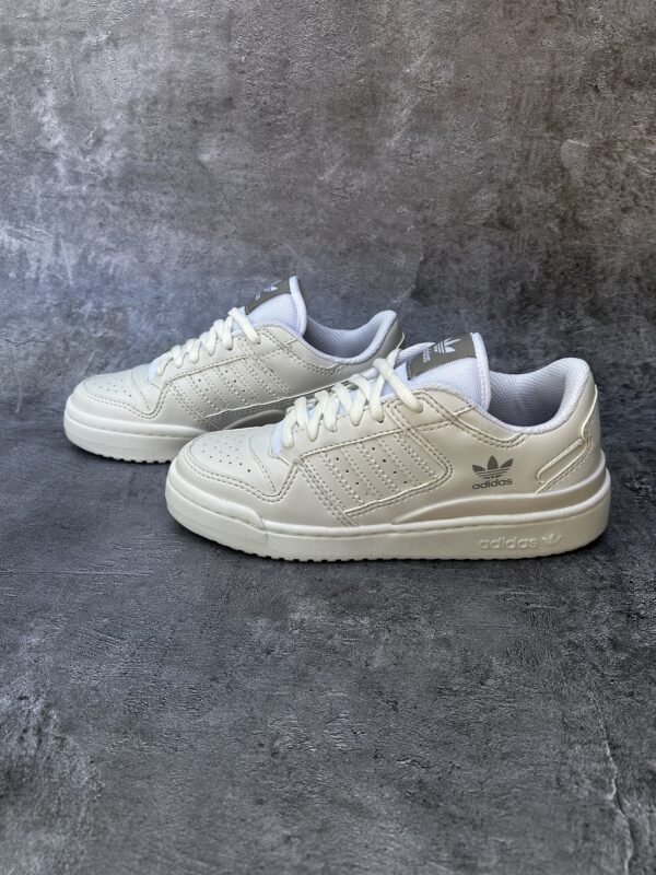 Adidas Forum blancas