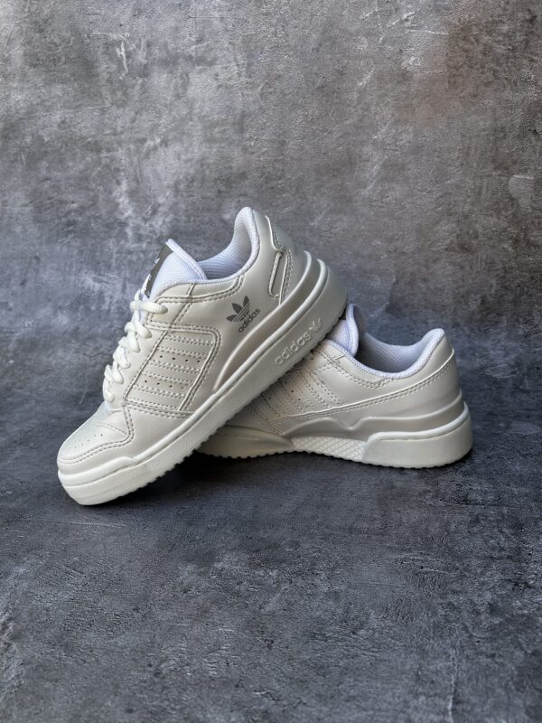 Adidas Forum blancas