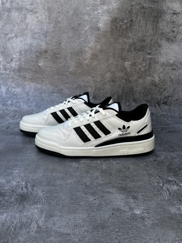 Adidas Forum negras