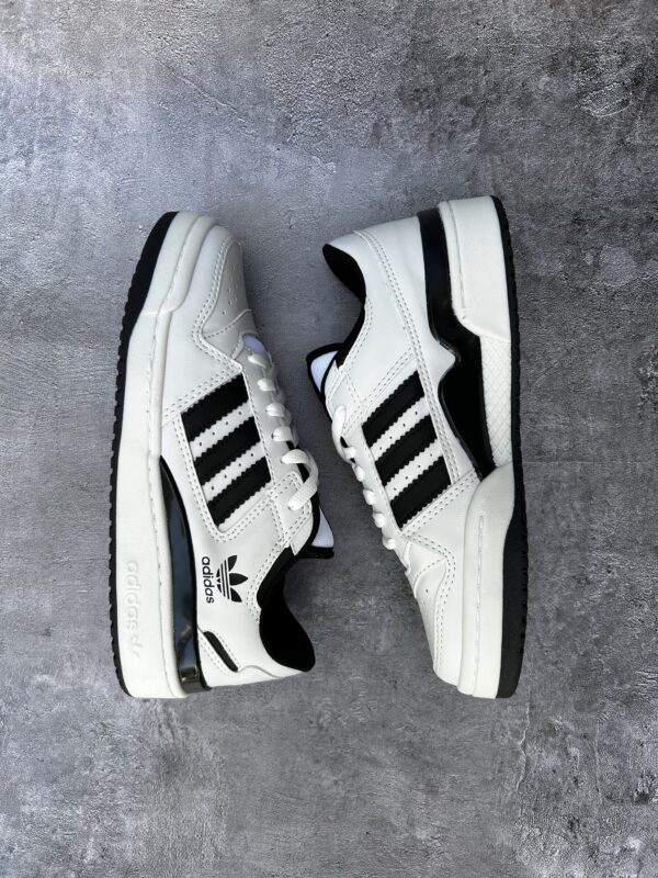 Adidas Forum negras