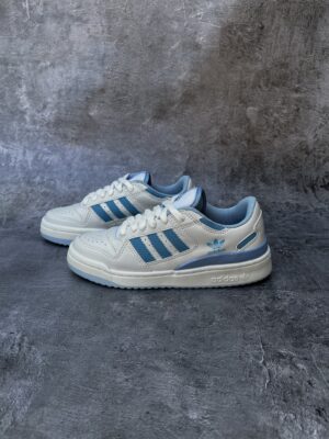 Adidas Forum celestes