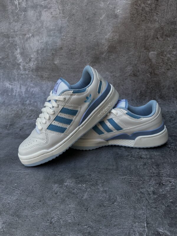 Adidas Forum celestes