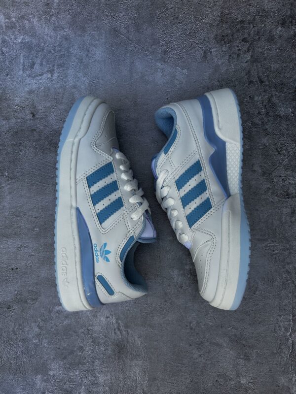 Adidas Forum celestes