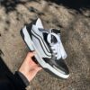 Vans hylane blancas y negras