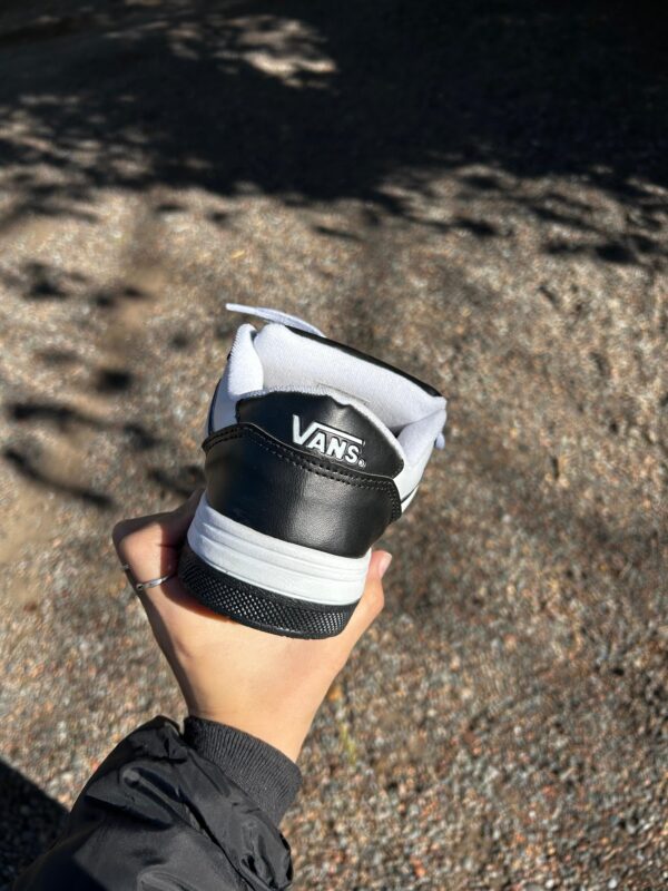 Vans hylane blancas y negras