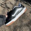 Vans hylane negras