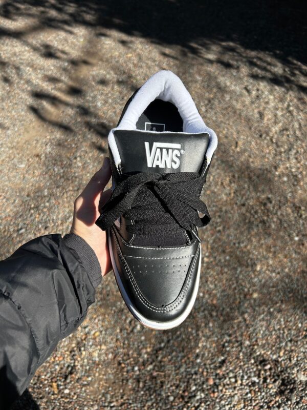 Vans hylane negras