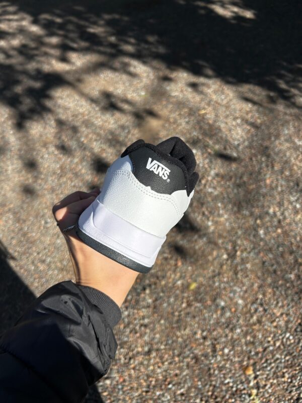 Vans upland