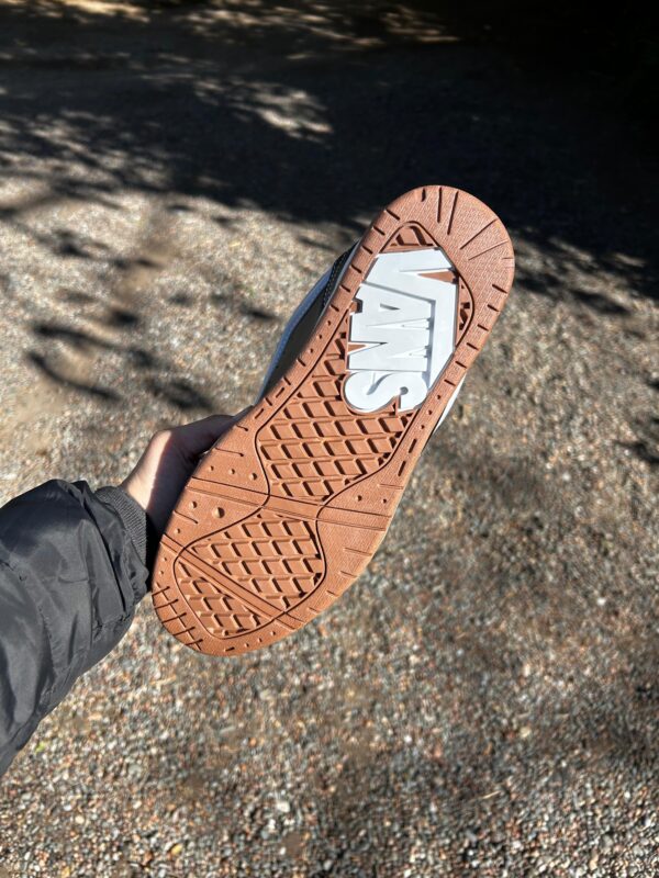 Vans hylane negras
